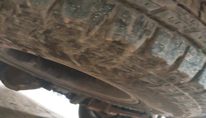 2003 Mahindra Scorpio 2.6 DX, Diesel, Manual, 1,86,241 km, tyre