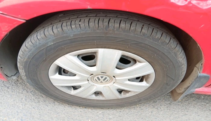 2010 Volkswagen Polo TRENDLINE 1.2L PETROL, CNG, Manual, 1,28,497 km, tyre