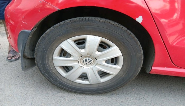 2010 Volkswagen Polo TRENDLINE 1.2L PETROL, CNG, Manual, 1,28,497 km, tyre