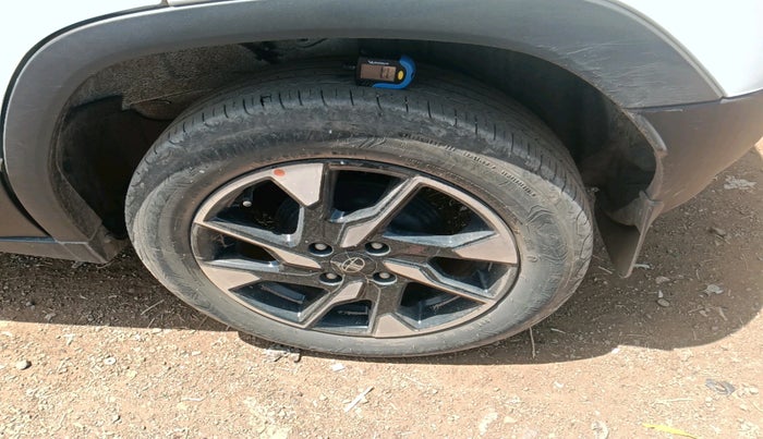 2024 Tata PUNCH ACCOMPLISHED DAZZLE SUNROOF CNG MT, CNG, Manual, 52,212 km, tyre