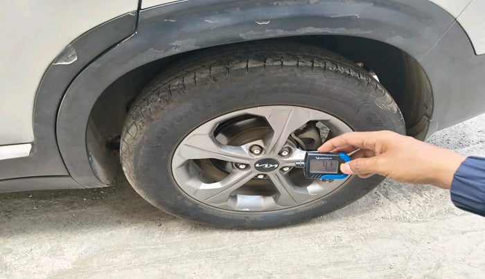 2021 KIA SELTOS HTK PLUS AT 1.5 DIESEL, Diesel, Automatic, 1,39,080 km, tyre