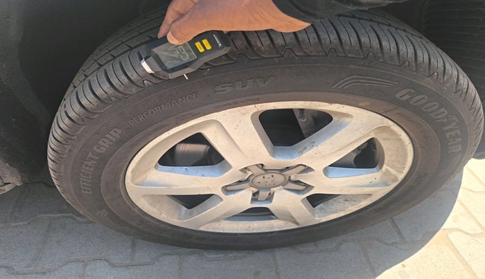 2014 Audi Q7 3.0 TDI QUATTRO, Diesel, Automatic, 1,41,296 km, tyre