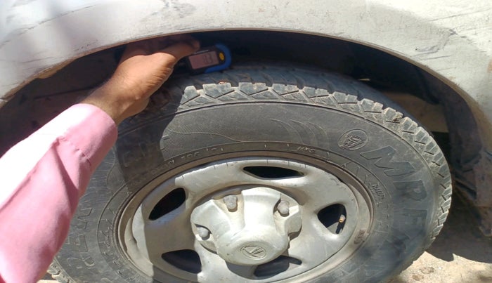 2016 Tata Safari Storme 2.2 EX 4X2, Diesel, Manual, 1,65,682 km, tyre