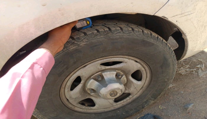 2016 Tata Safari Storme 2.2 EX 4X2, Diesel, Manual, 1,65,682 km, tyre