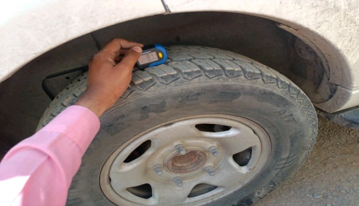 2016 Tata Safari Storme 2.2 EX 4X2, Diesel, Manual, 1,65,682 km, tyre