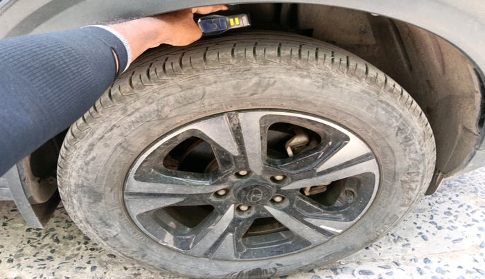 2024 Tata NEXON Creative Plus 1.2 Revotron 6AMT Dark Edition, Petrol, Manual, 8,382 km, tyre