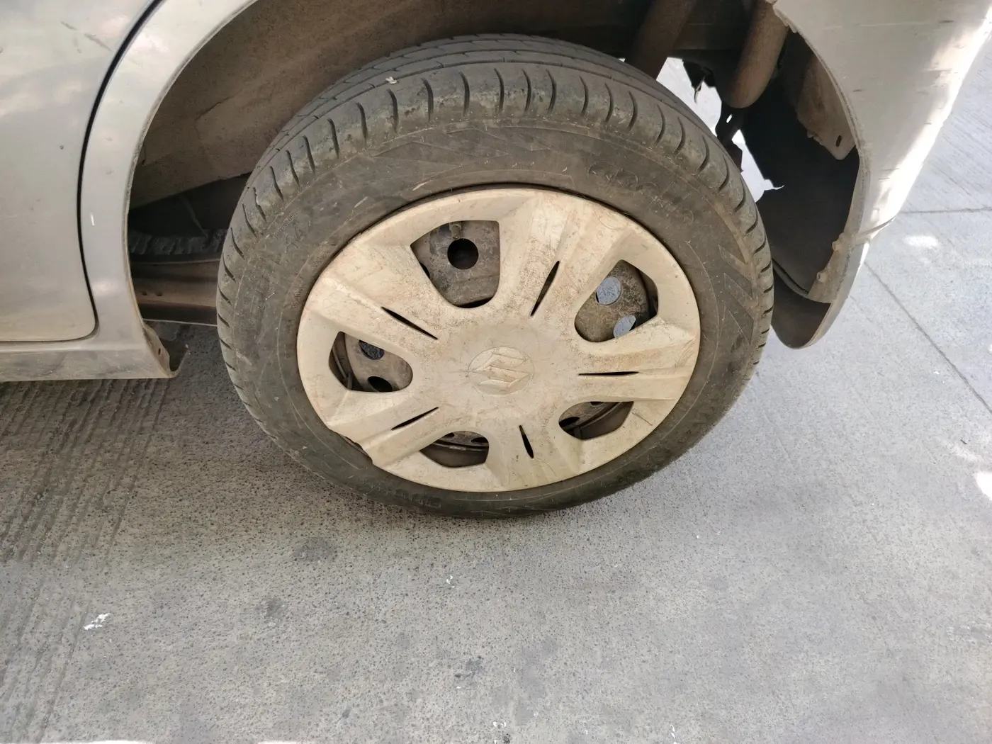 2012 Maruti Wagon R 1.0 VXI, Petrol, Manual, 44,371 km, tyre