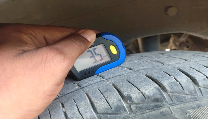 2021 Maruti Alto VXI, Petrol, Manual, 28,330 km, tyre