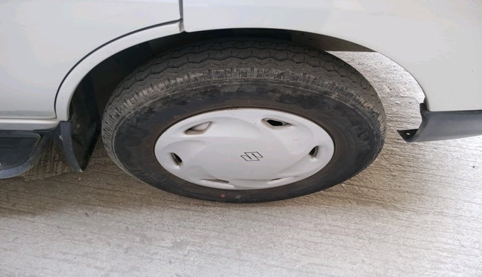 2022 Maruti Eeco 5 STR AC CNG (O), CNG, Manual, 32,973 km, tyre