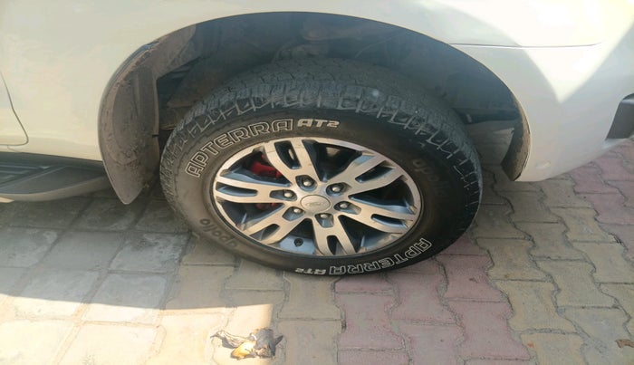 2016 Ford Endeavour TITANIUM 3.2 4X4 AT, Diesel, Automatic, 1,26,310 km, tyre