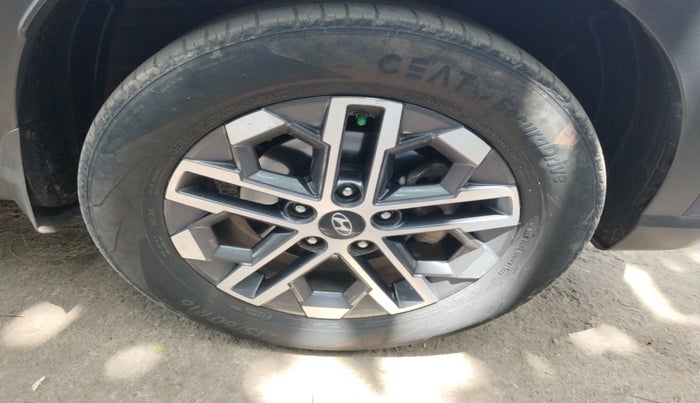 2023 Hyundai VENUE SX (O) 1.0 TURBO DCT, Petrol, Automatic, 51,687 km, tyre