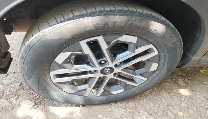 2023 Hyundai VENUE SX (O) 1.0 TURBO DCT, Petrol, Automatic, 51,687 km, tyre