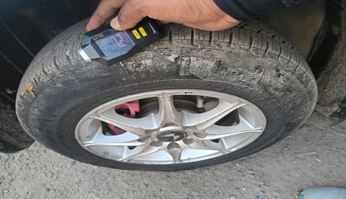 2017 Nissan Micra Active XL, CNG, Manual, 88,635 km, tyre