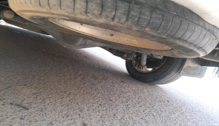 2018 Toyota Innova Crysta 2.4 G 8 STR, Diesel, Manual, 3,56,157 km, tyre