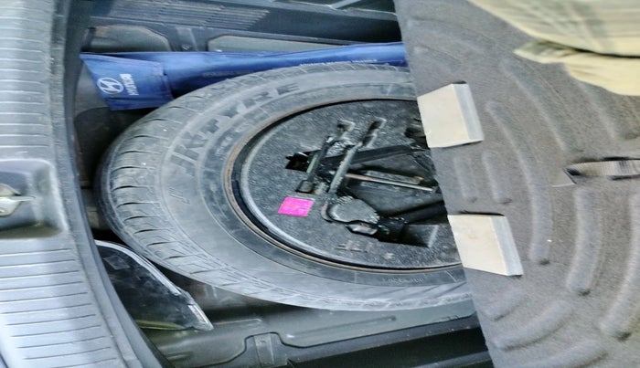 2017 Hyundai Creta SX (O) 1.6 DIESEL, Diesel, Manual, 95,175 km, tyre