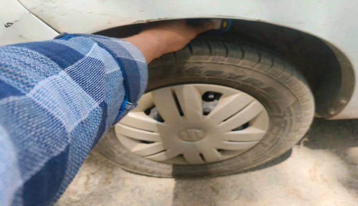 2015 Maruti Alto 800 LXI, Petrol, Manual, 33,444 km, tyre