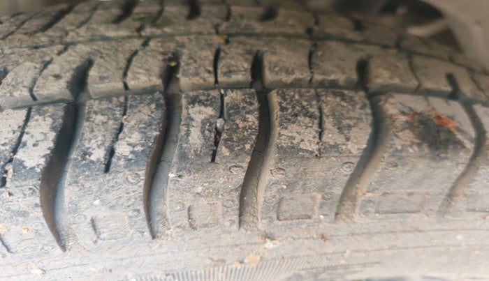 2015 Maruti Alto 800 LXI, Petrol, Manual, 33,444 km, tyre