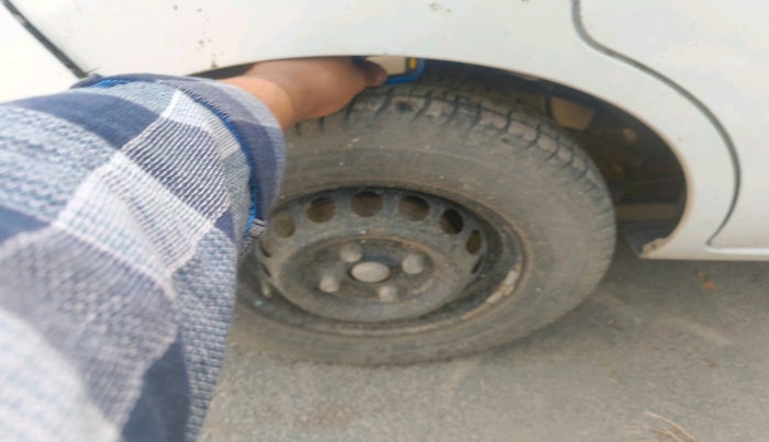 2015 Maruti Alto 800 LXI, Petrol, Manual, 33,444 km, tyre