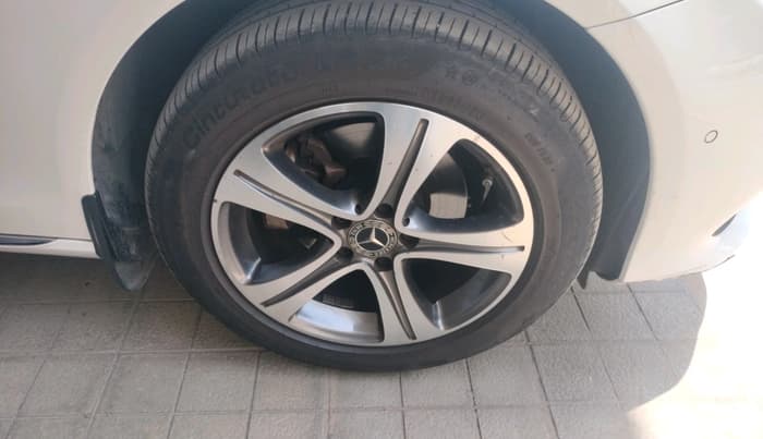 2018 Mercedes Benz E Class E 220 CDI AVANTGARDE, Diesel, Automatic, 1,45,997 km, tyre