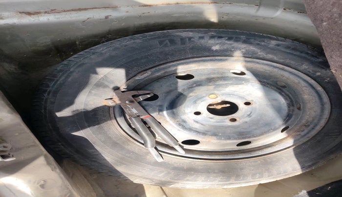 2015 Mahindra Verito 1.5 D4, Diesel, Manual, 1,06,928 km, tyre