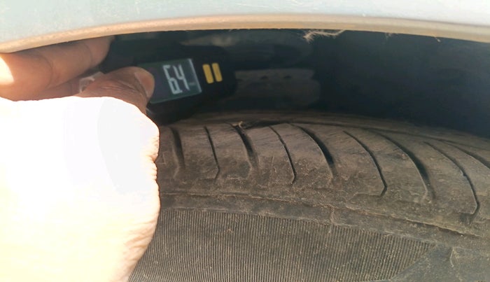 2012 Hyundai Verna FLUIDIC 1.6 VTVT SX, CNG, Manual, 1,37,000 km, tyre