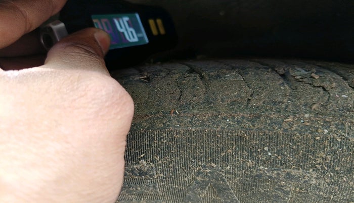 2012 Hyundai Verna FLUIDIC 1.6 VTVT SX, CNG, Manual, 1,37,000 km, tyre