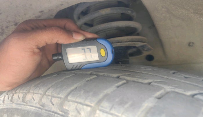 2011 Maruti Swift Dzire LXI, Petrol, Manual, 1,39,050 km, tyre