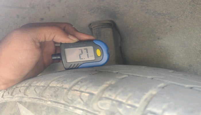 2011 Maruti Swift Dzire LXI, Petrol, Manual, 1,39,050 km, tyre