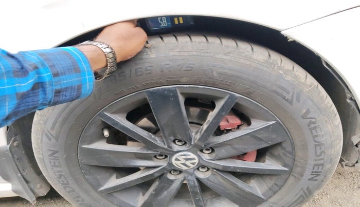 2015 Volkswagen Polo HIGHLINE1.5L, Diesel, Manual, 1,27,126 km, tyre