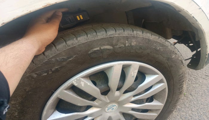 2011 Maruti Swift Dzire VXI, CNG, Manual, 1,72,187 km, tyre
