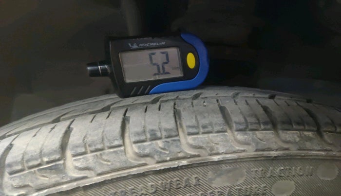 2017 Renault Kwid RXT 1.0 AMT (O), Petrol, Automatic, 60,834 km, tyre