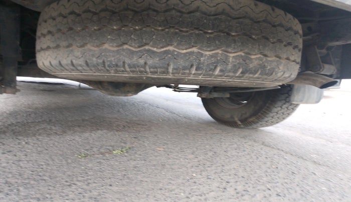 2017 ISUZU D-MAX S-CAB 2.5 TD, Diesel, Manual, 1,46,490 km, tyre