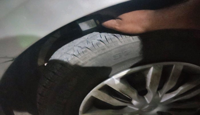 2018 Maruti Dzire VXI, CNG, Manual, 84,249 km, tyre