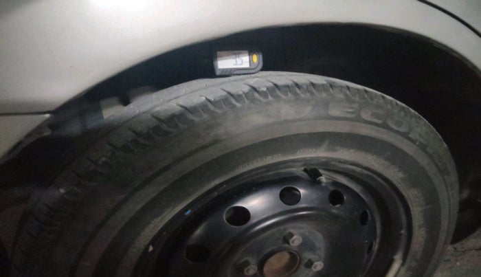 2018 Maruti Dzire VXI, CNG, Manual, 84,249 km, tyre