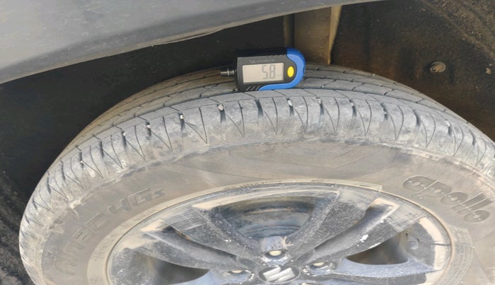 2018 Maruti Vitara Brezza ZDI PLUS AMT, Diesel, Automatic, 1,03,901 km, tyre