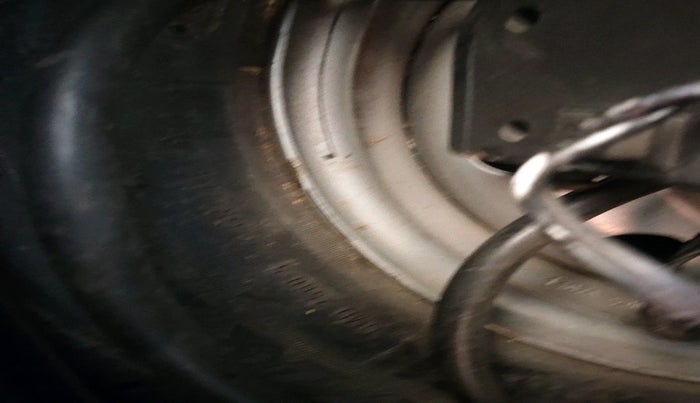 2014 Maruti Wagon R 1.0 LXI CNG, CNG, Manual, 81,715 km, tyre