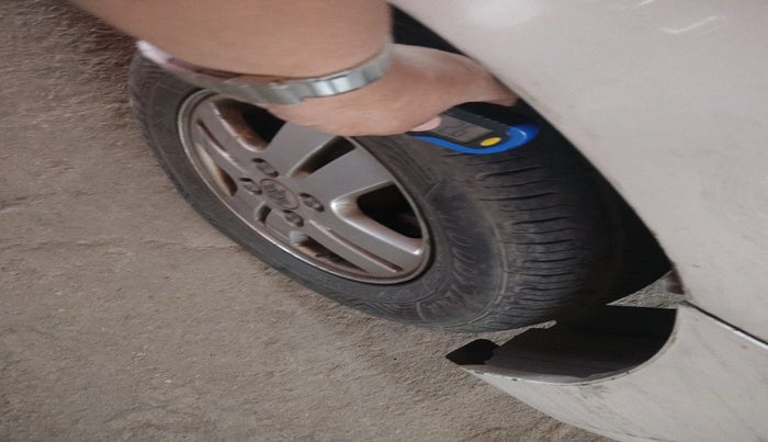 2014 Maruti Wagon R 1.0 LXI CNG, CNG, Manual, 81,715 km, tyre