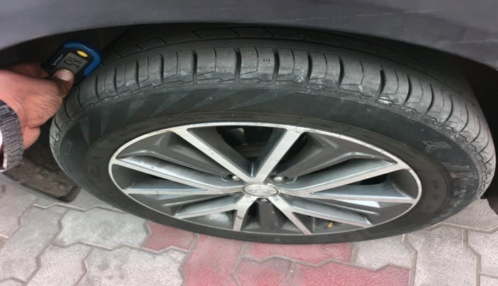 2018 Hyundai Tucson 2WD AT GL DIESEL
, Diesel, Automatic, 1,14,390 km, tyre