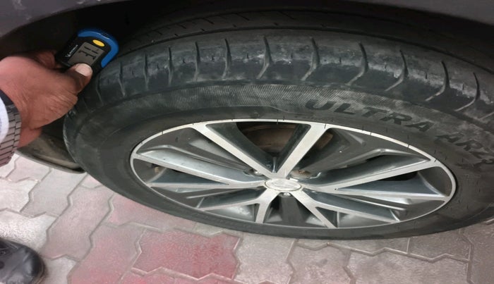 2018 Hyundai Tucson 2WD AT GL DIESEL
, Diesel, Automatic, 1,14,390 km, tyre