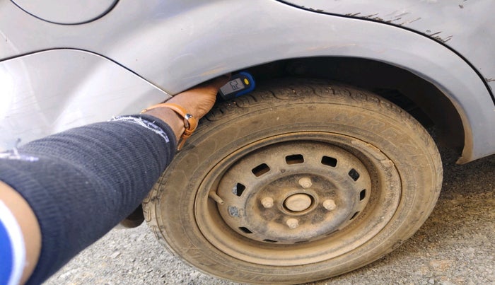 2011 Chevrolet Spark LT 1.0, Petrol, Manual, 70,107 km, tyre