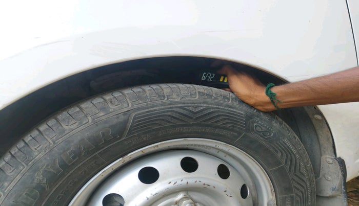 2015 Hyundai i10 MAGNA 1.1, CNG, Manual, 1,01,076 km, tyre