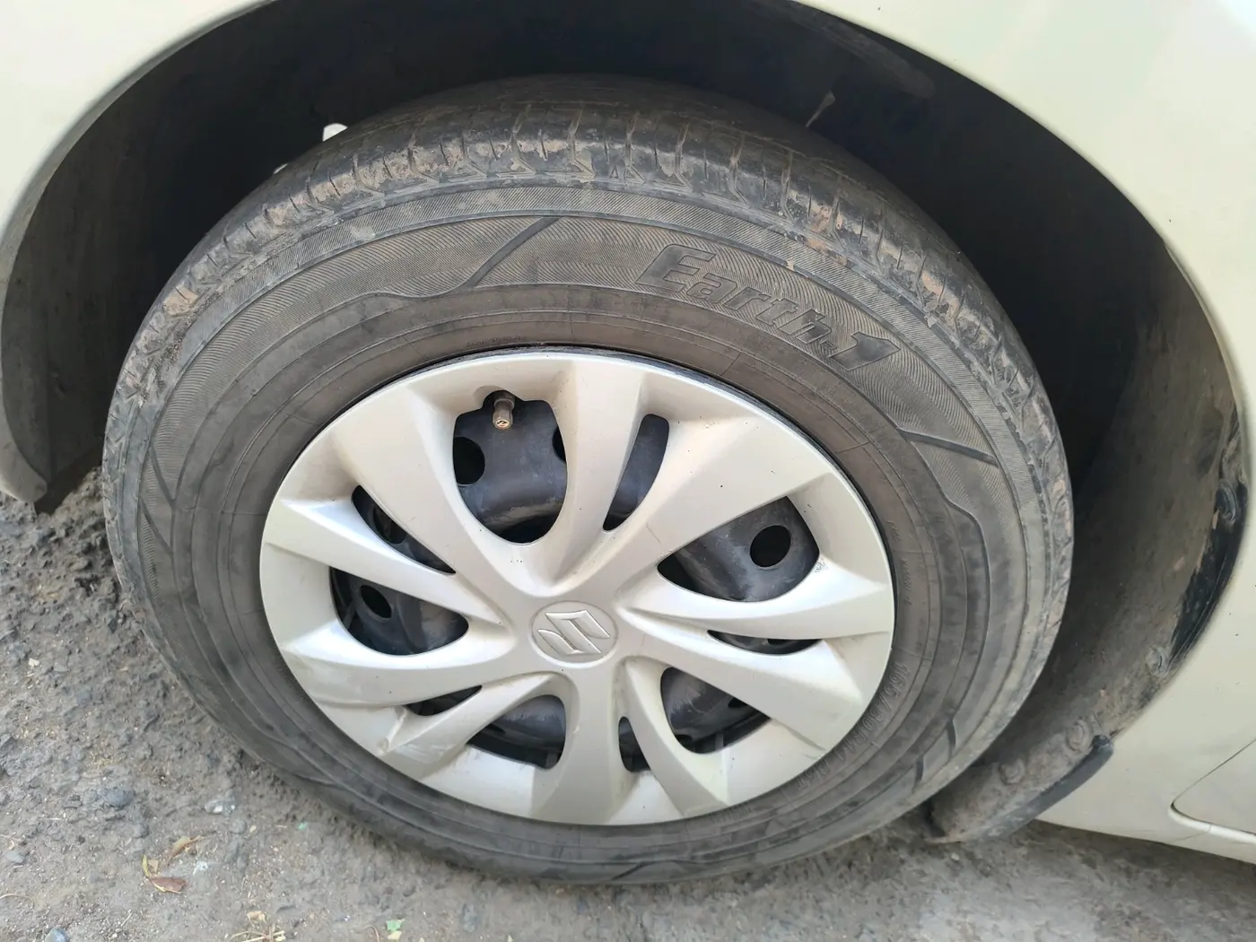 2020 Maruti Swift VXI, Petrol, Manual, 62,851 km, tyre