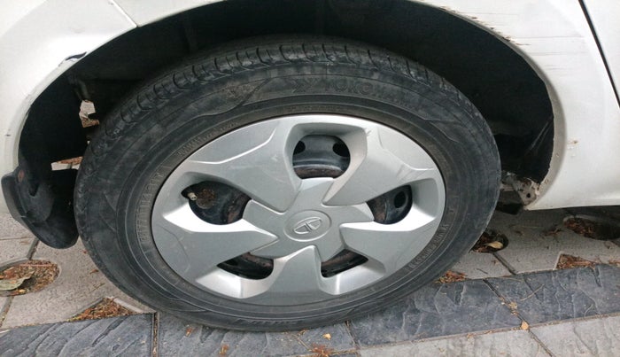 2018 Tata Tiago XT PETROL, Petrol, Manual, 53,619 km, tyre