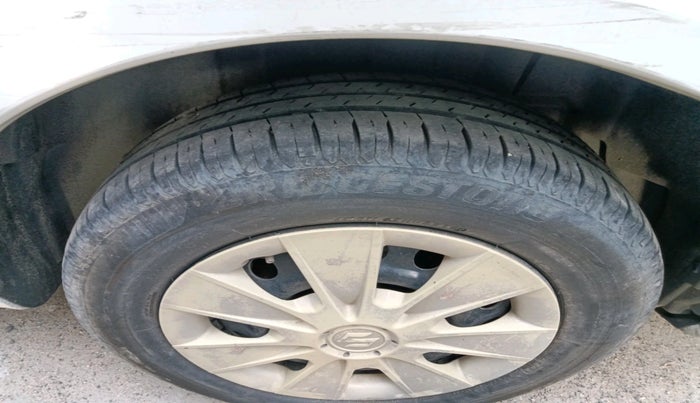 2009 Maruti SX4 VXI, Petrol, Manual, 1,38,371 km, tyre