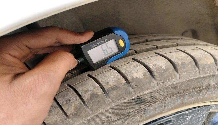 2016 Maruti Swift LXI, Petrol, Manual, 1,14,280 km, tyre