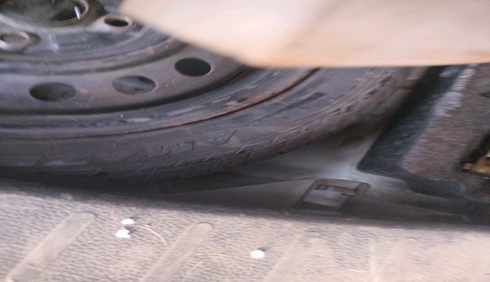 2013 Maruti Wagon R 1.0 VXI, Petrol, Manual, 76,956 km, tyre