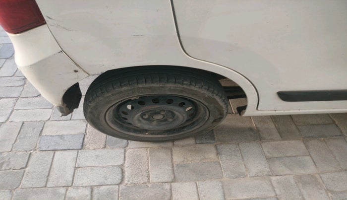 2013 Maruti Wagon R 1.0 VXI, Petrol, Manual, 76,956 km, tyre