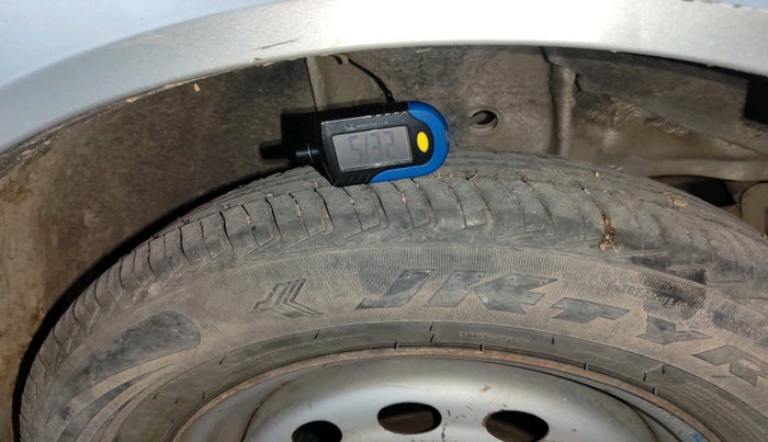 2006 Tata Indica V2 Turbo DLS, Diesel, Manual, 1,52,615 km, tyre