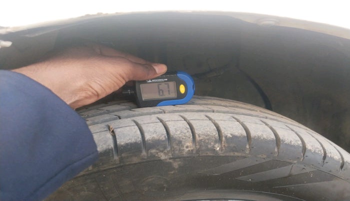 2018 Tata Zest XE 75PS DIESEL, Diesel, Manual, 2,28,787 km, tyre