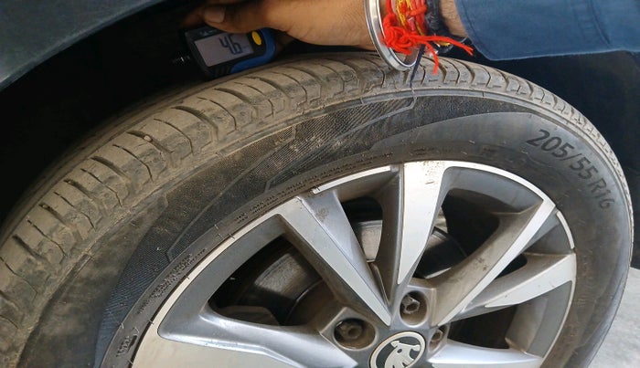 2022 Skoda SLAVIA STYLE 1.0L TSI MT, Petrol, Manual, 42,255 km, tyre